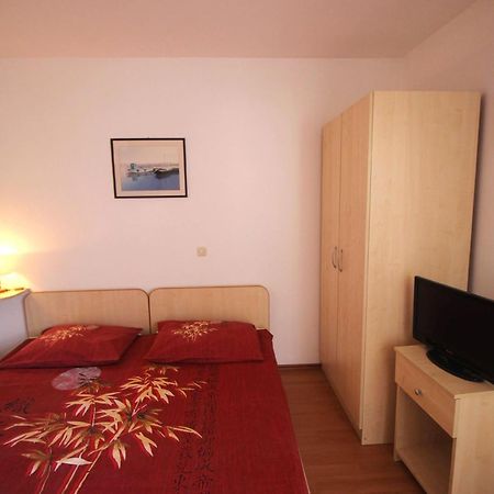 Apartments Ivka Omis Room photo