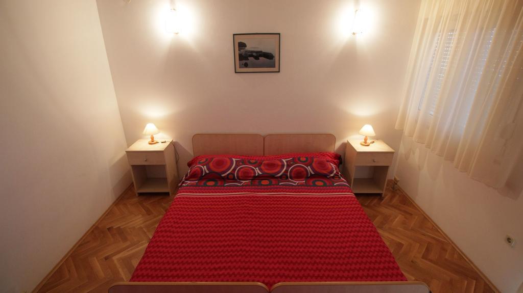Apartments Ivka Omis Exterior photo