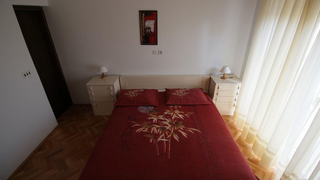 Apartments Ivka Omis Exterior photo