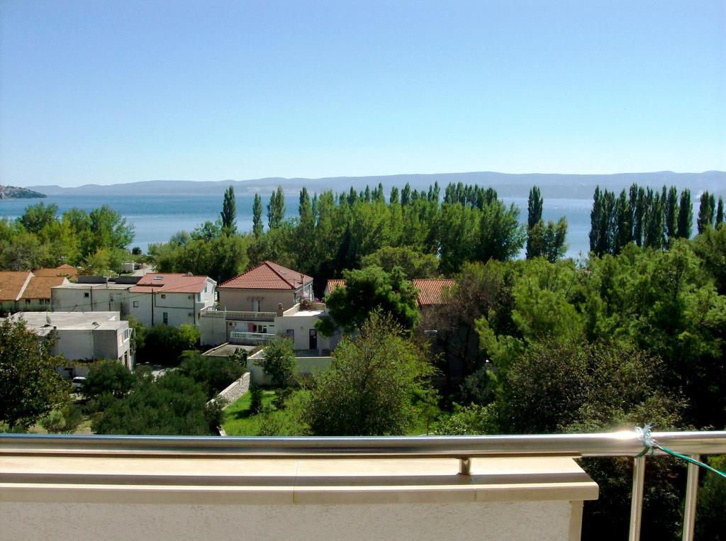 Apartments Ivka Omis Exterior photo