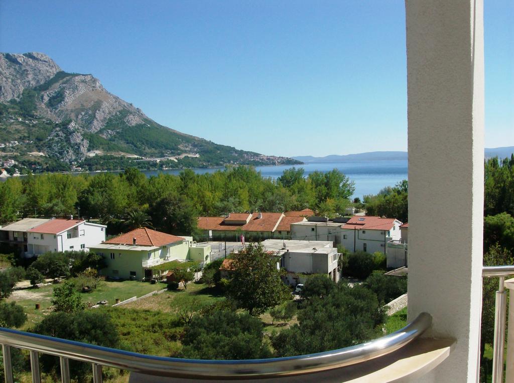 Apartments Ivka Omis Exterior photo